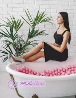 Массаж Москва, Работник салона: Массажистка Александра, 25, Эротический массаж